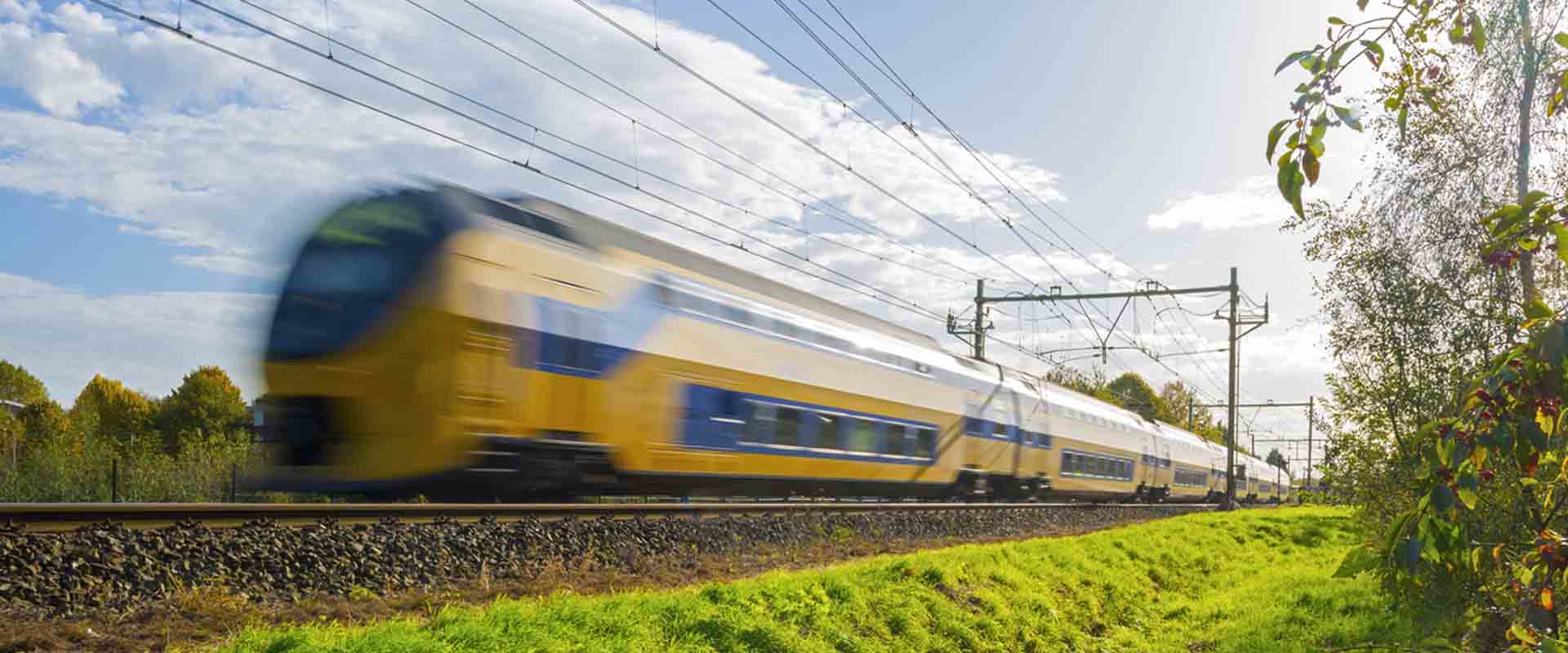 Trens elétricos na Holanda são abastecidos com 100% de energia eólica.